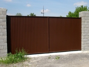 ворота распашные с ручным управлением - пример 11 фото в Первомайске