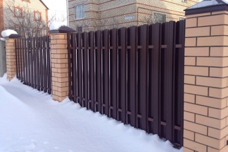 Забор из евроштакетника в шахматном порядке 30 метров фото в Первомайске