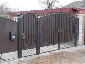 Кованые заборы с профнастилом 12 соток фото стоимость под ключ