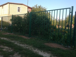 Сварные заборы с забивными столбами  80 метров фото в Первомайске