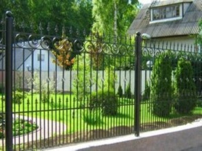 Кованые заборы на ленточном фундаменте 80 метров фото в Первомайске